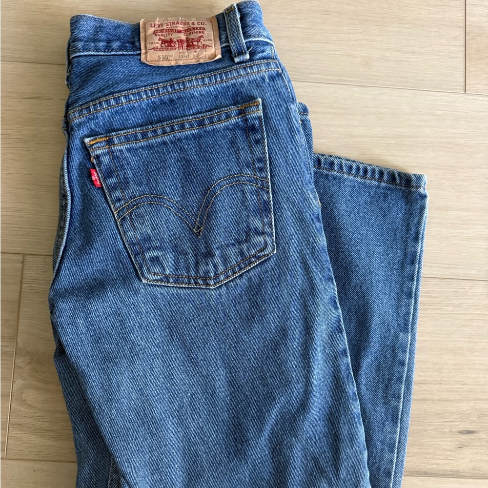 Vintage 550 Dark Wash Levis- Ankle Length